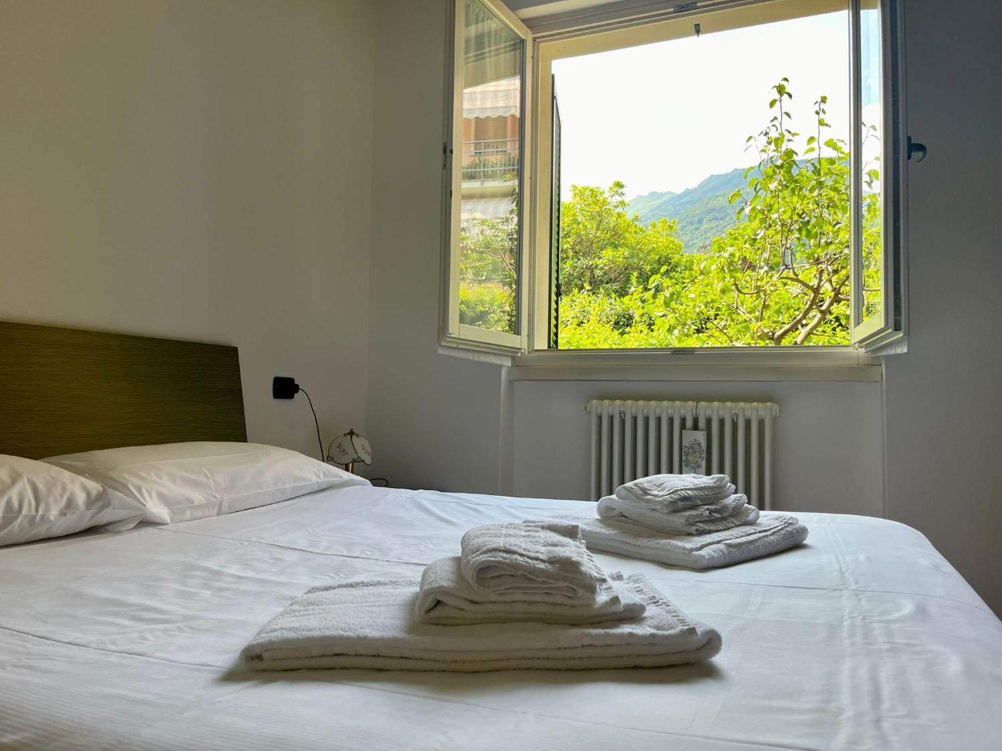 Apartment With Garden And Garage Dongo - Larihome A28 외부 사진